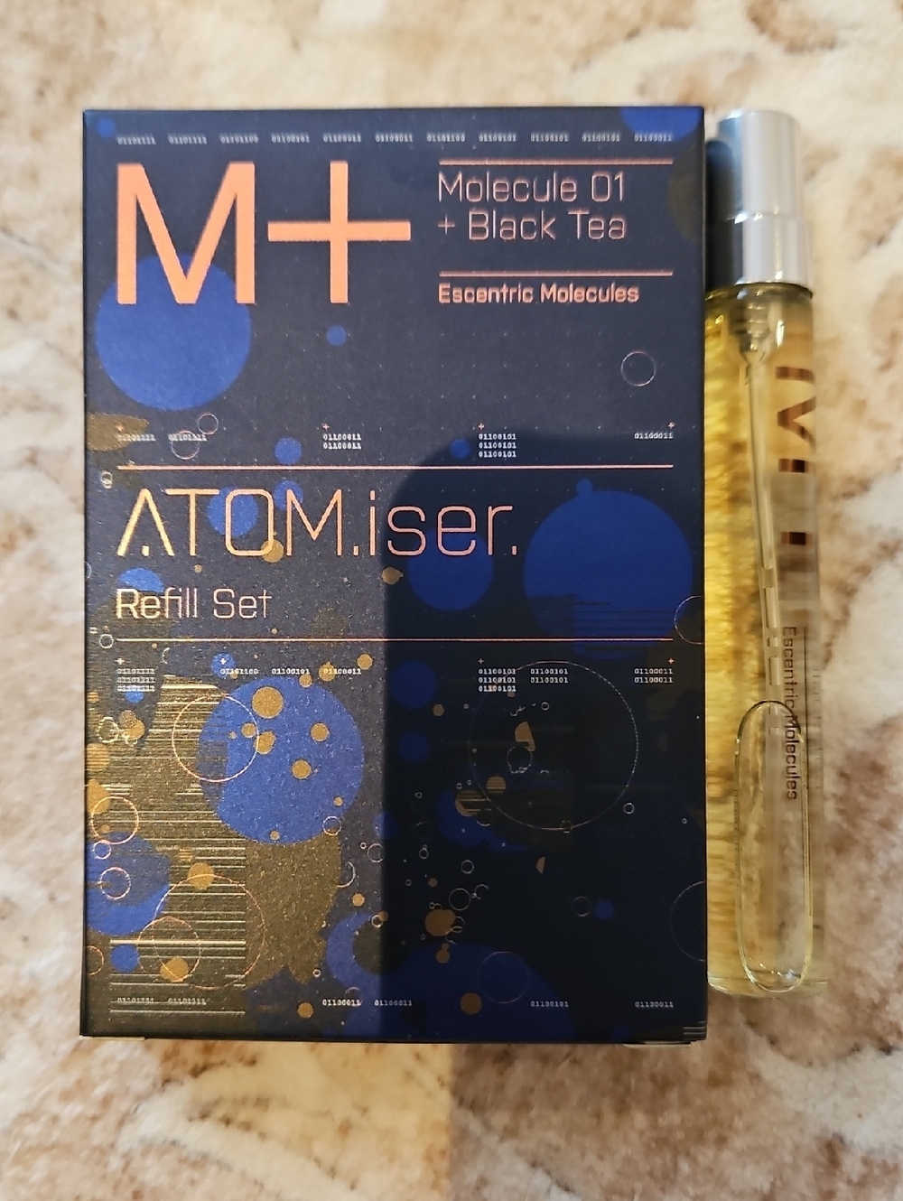 Escentric Molecules 01+Black Tea Atom Refill 1×8.5ml - Picture 3 of 4